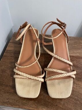 A New Day Low Buckle Low Heel Summer Sandal Size 9